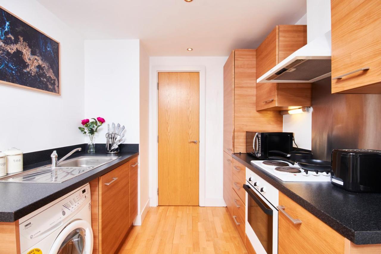 Deluxe City Centre Apt Balcony View& Free Parking! Appartement Leeds  Buitenkant foto