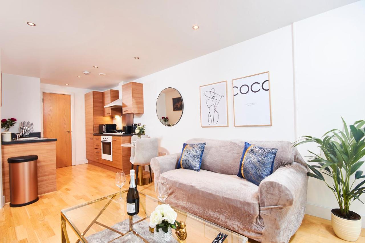 Deluxe City Centre Apt Balcony View& Free Parking! Appartement Leeds  Buitenkant foto